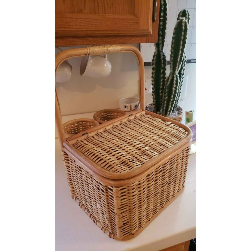 Vintage Wicker Rattan Picnic Wine Picnic Event Outside Holiday Handle Basket